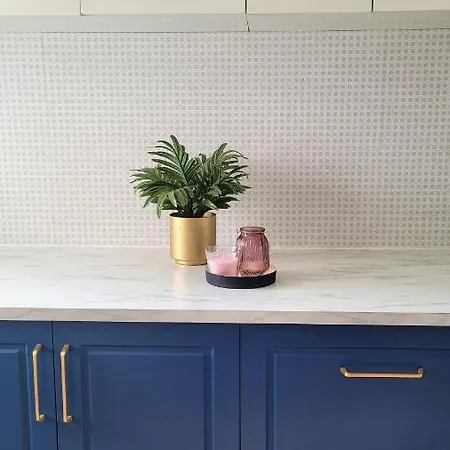 Cozy Retreat, Obor Market & Metro Appartement