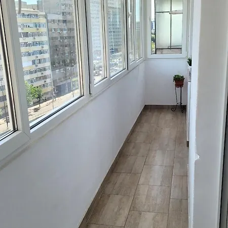 Cozy Retreat, Obor Market & Metro Appartement *