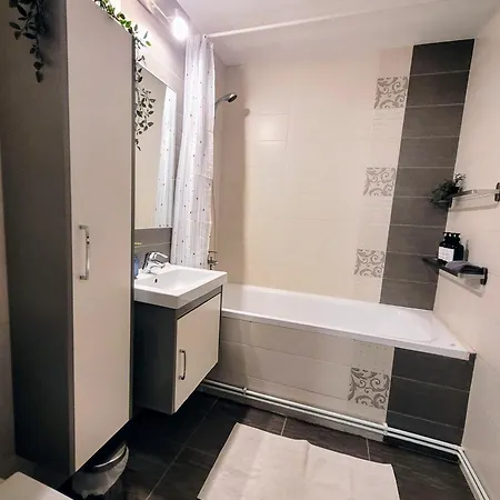 Cozy Retreat, Obor Market&metro