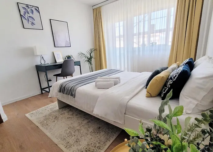 Апартаменти Cozy Retreat, Obor Market & Metro *