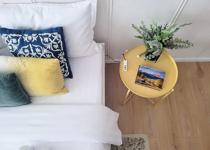 Cozy Retreat, Obor Market & Metro