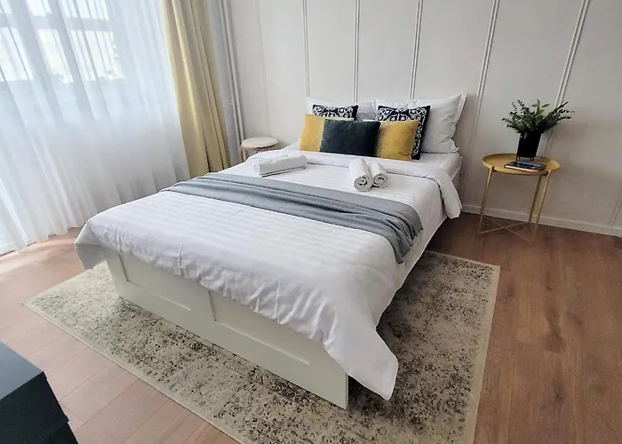 Cozy Retreat, Obor Market & Metro Apartamento *