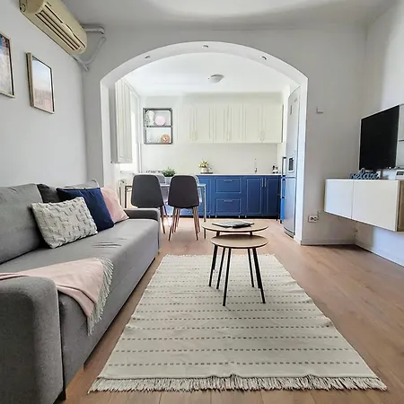 Cozy Retreat, Obor Market & Metro Бухарест